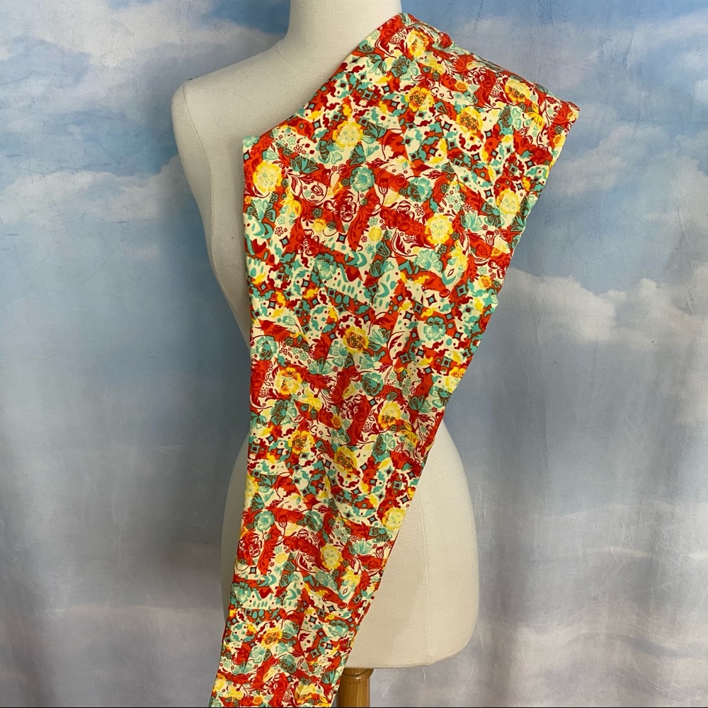 LuLaRoe Leggings Tall & Curvy